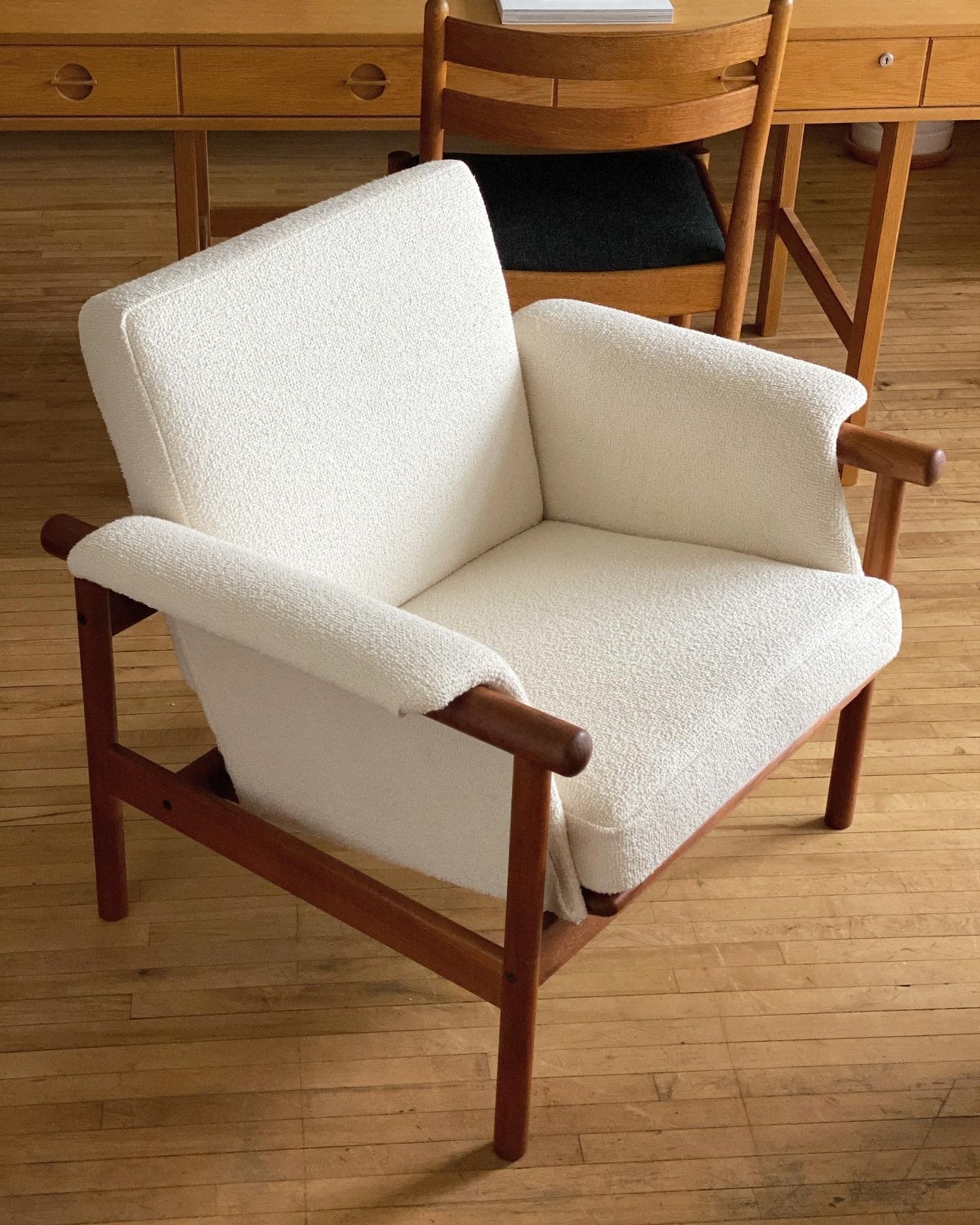 Illum Wikkelso Lounge Chair