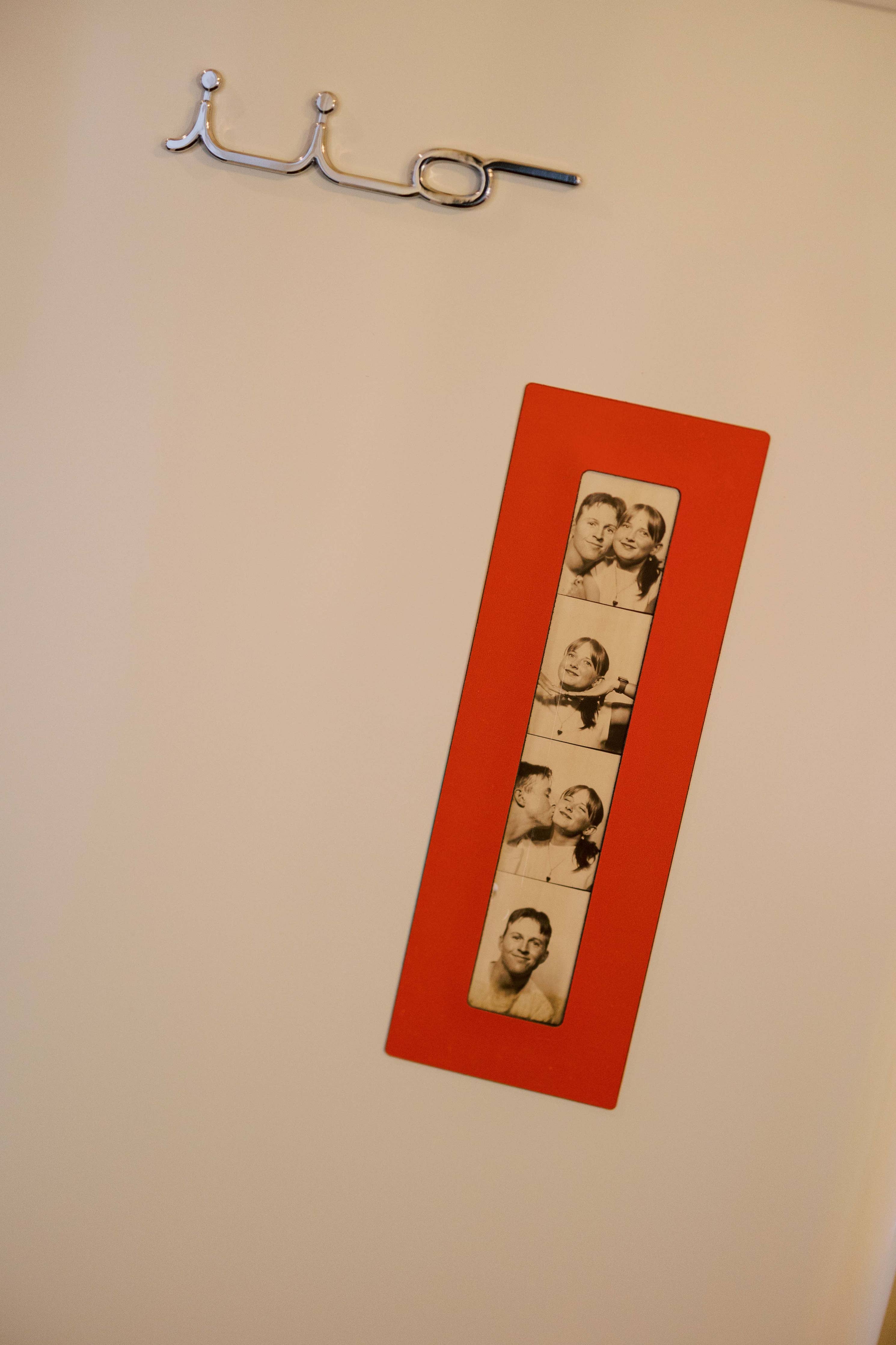 Photobooth Magnetic Frame: Red