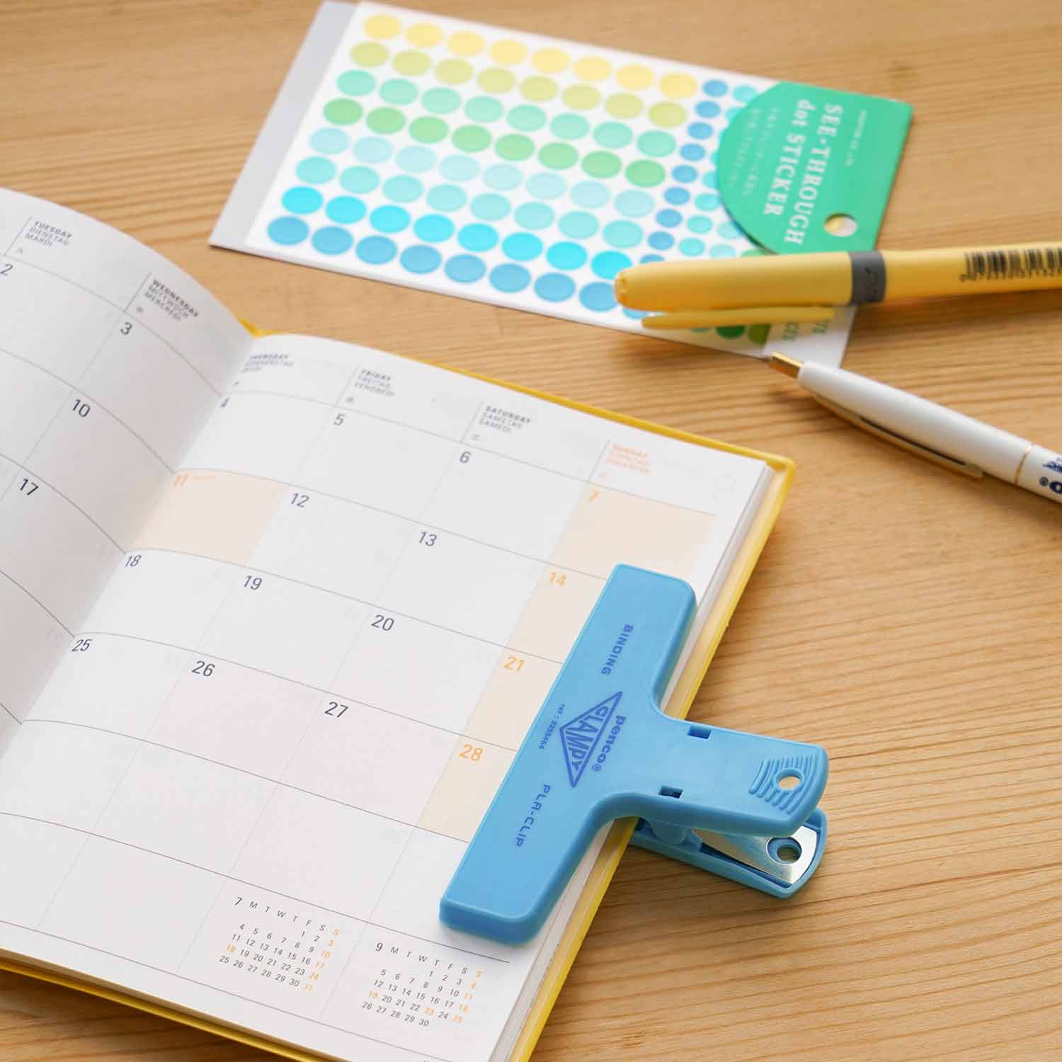 Plastic Clip | Clear Red