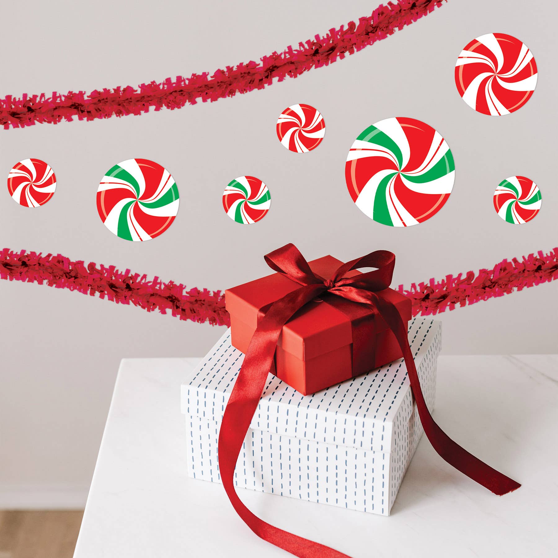 Tissue Garland Festooning: Red