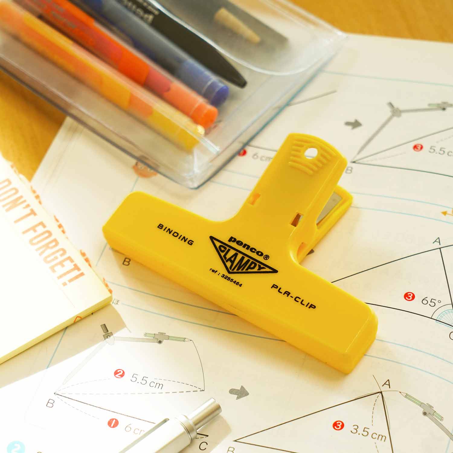 Plastic Clip | Clear Red