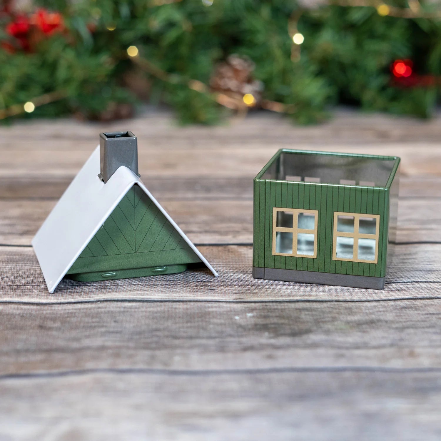 Miniature Metal Rustic Cabin German Smoker: Forest Green