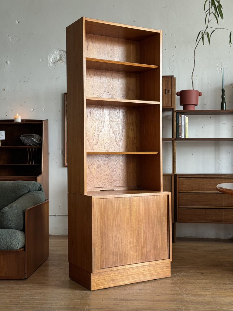 Teak bookshelf / Display designed by Carlo Jensen