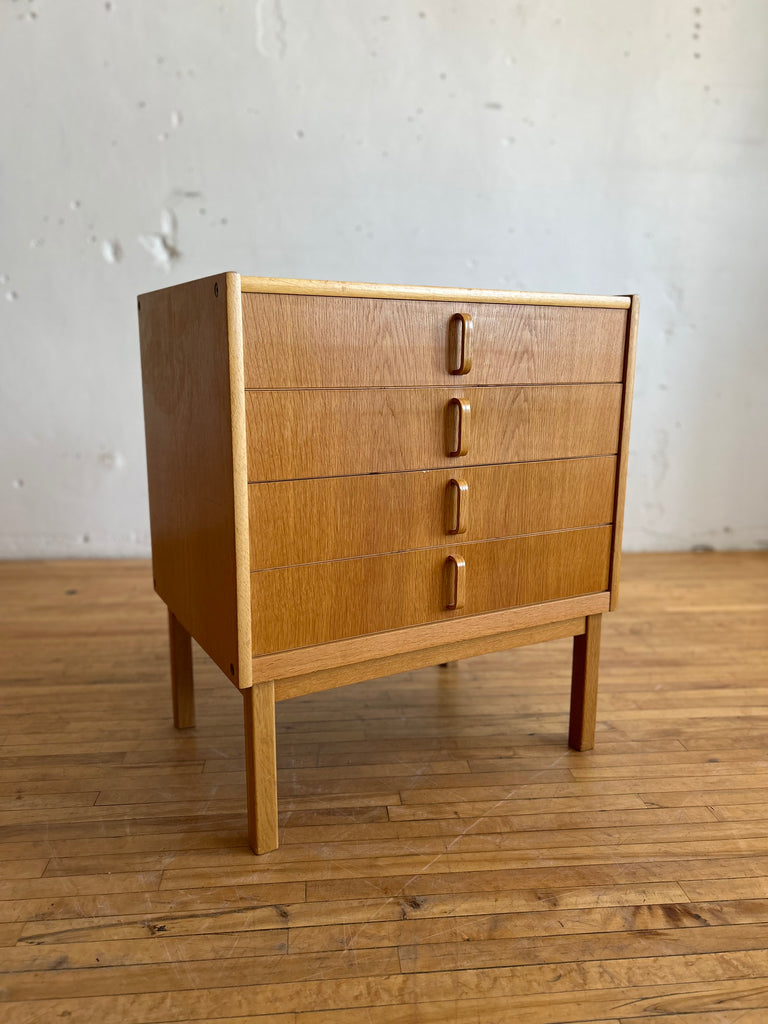 Petite Swedish Chest of Drawers in Oak #84