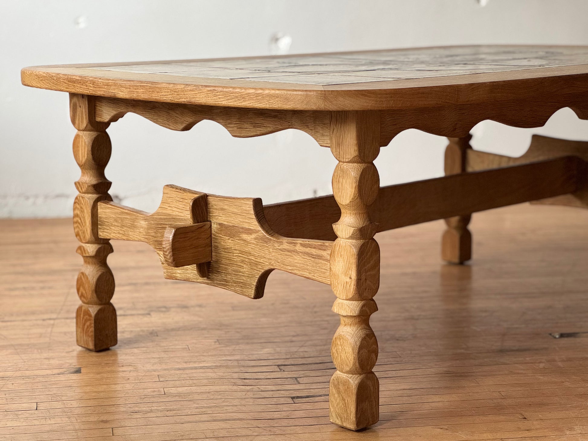 Danish Oak & Tile Coffee Table by Henning Kjaernulf #1734 – Golden Danish Oak & Tile Coffee Table by Henning Kjaernulf #1734 – Golden