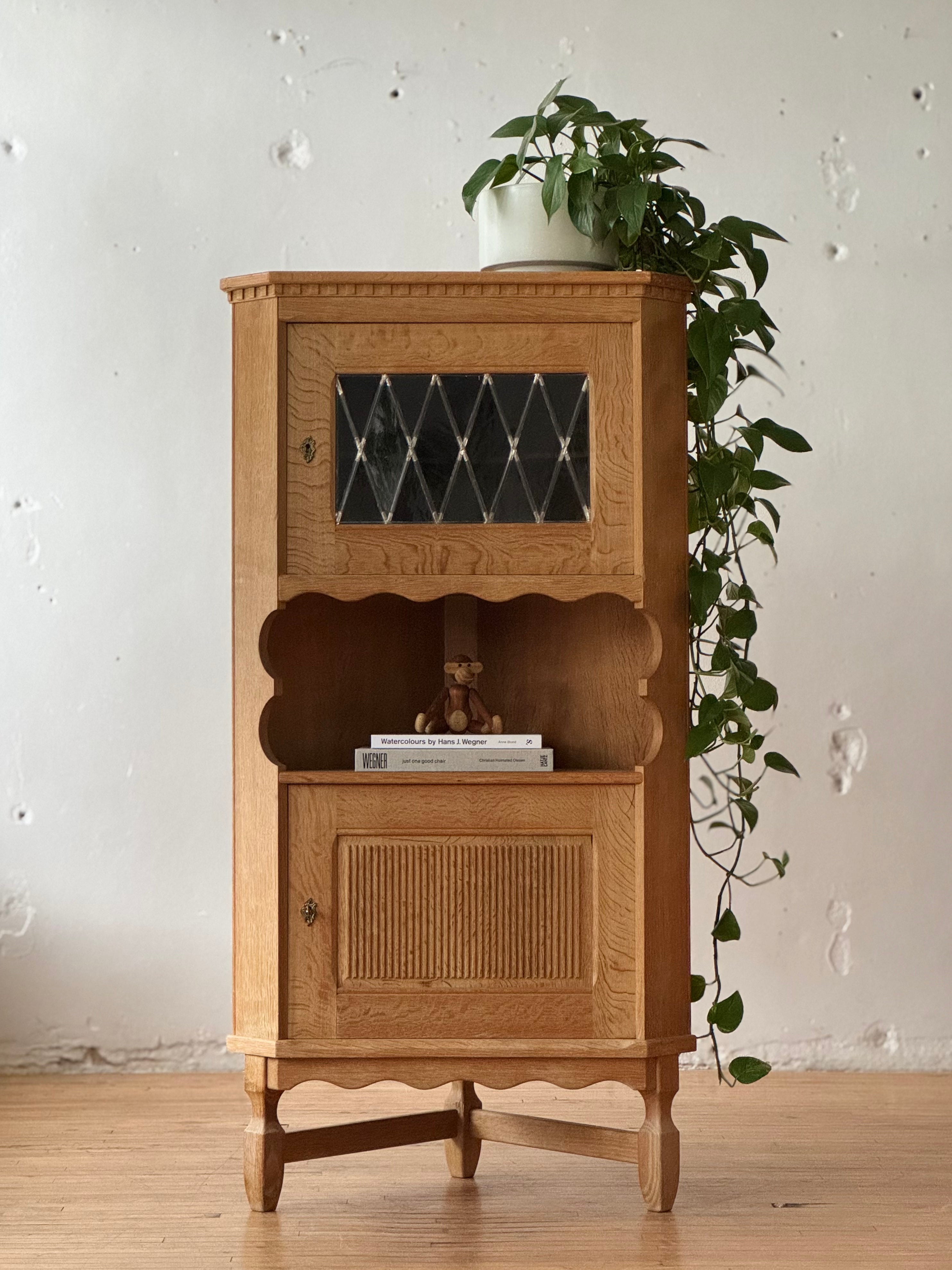 Oak Corner Cabinet #2714