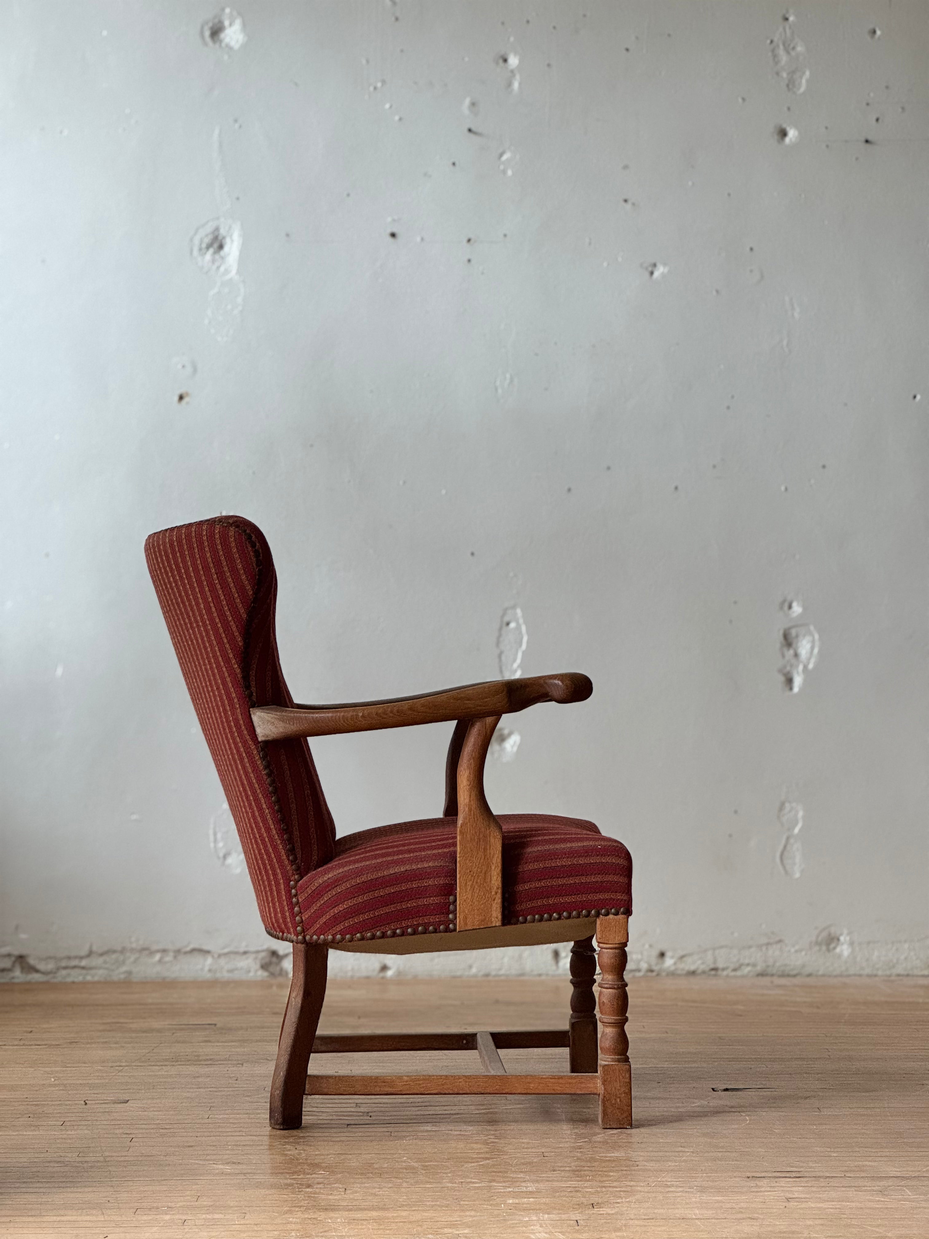 Danish Oak Lounge Chair #563