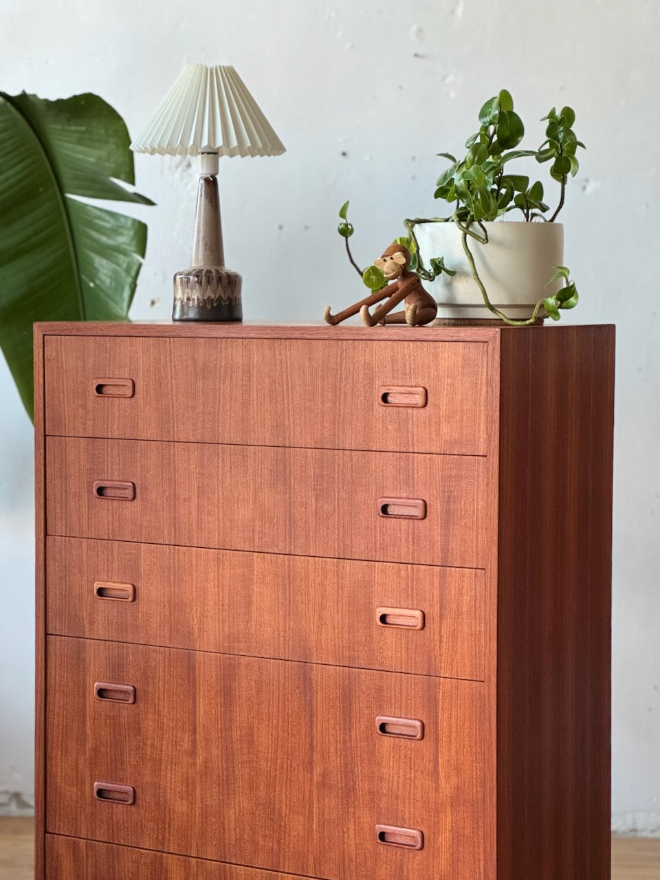 Danish Modern Chest of Drawers / Dresser in Teak