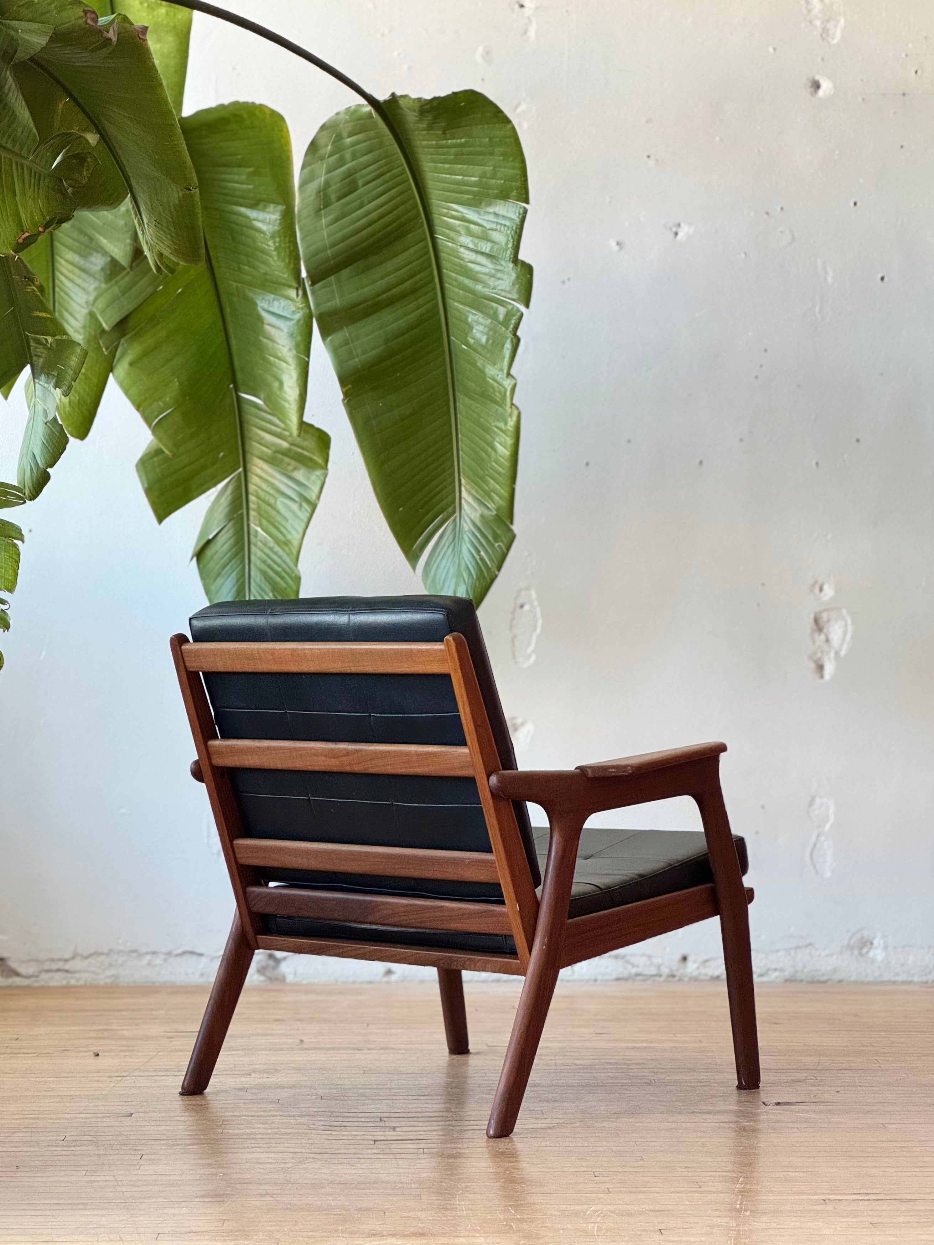 Danish Modern Lounge Chair in Teak