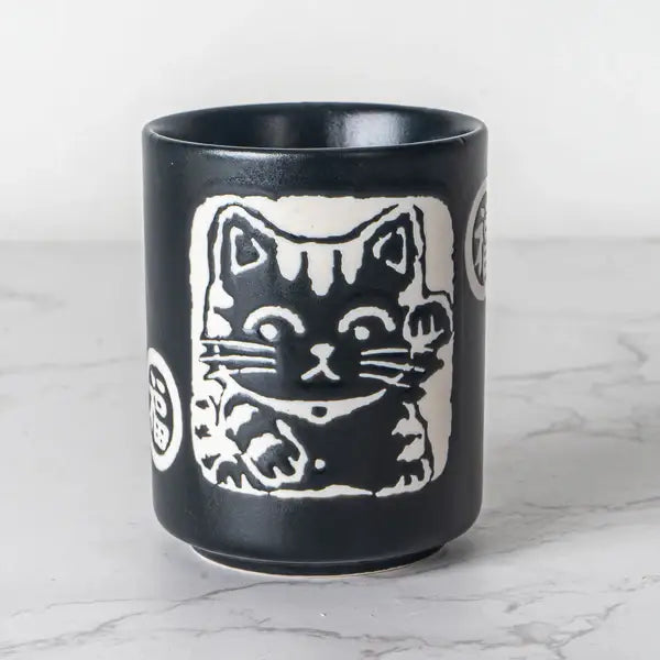 Maneki Neko Lucky Cat Yunomi Style Tea Cup: Black & White