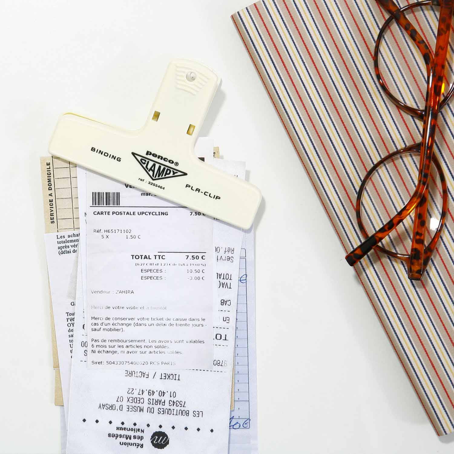 Plastic Clip | Clear Red