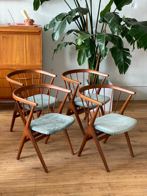 Set of 4 No.8 Chairs by Helge Sibast