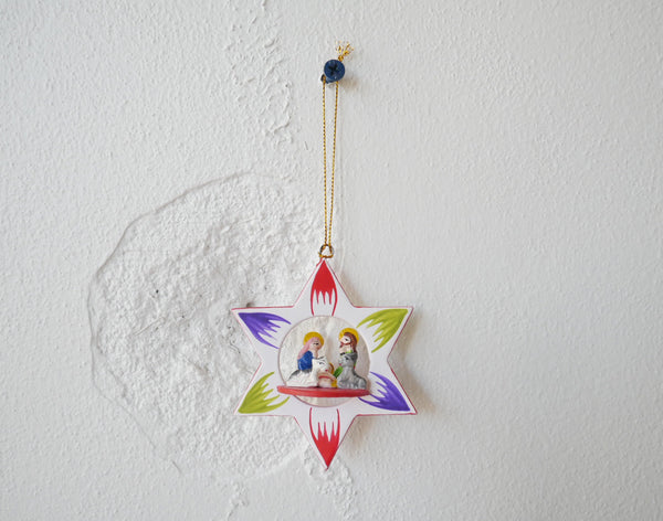 Paper Star Retablo